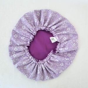 Couvre plat lavable XL Violet à fleurs blanches
